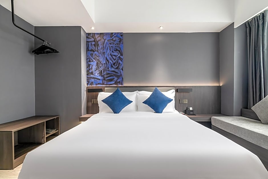 Insail Hotels (Guangyuanxincun Jingtai Pedestrian Street Guangzhou)