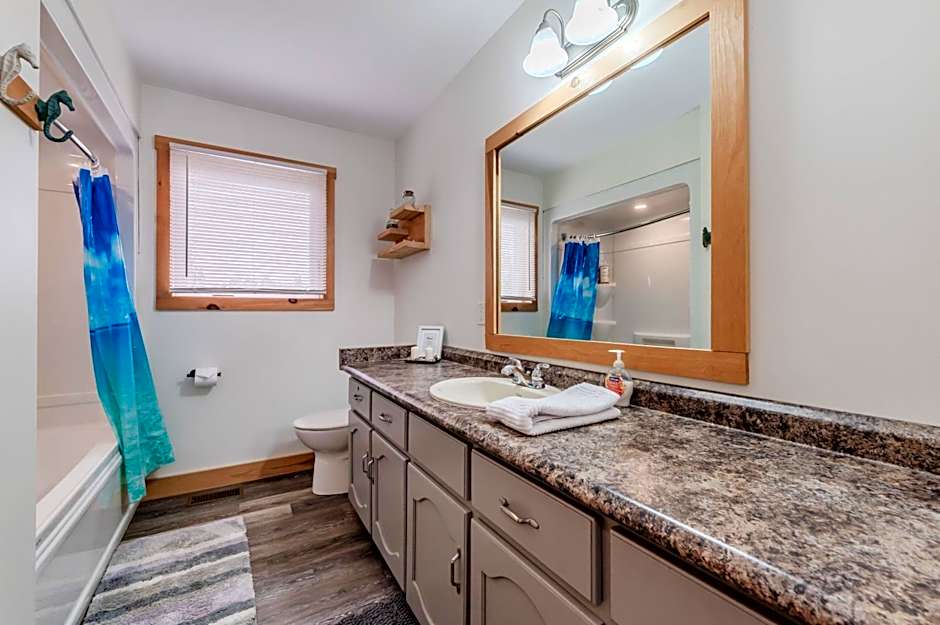 Elysium - Perfect Waterfront for the Holidays