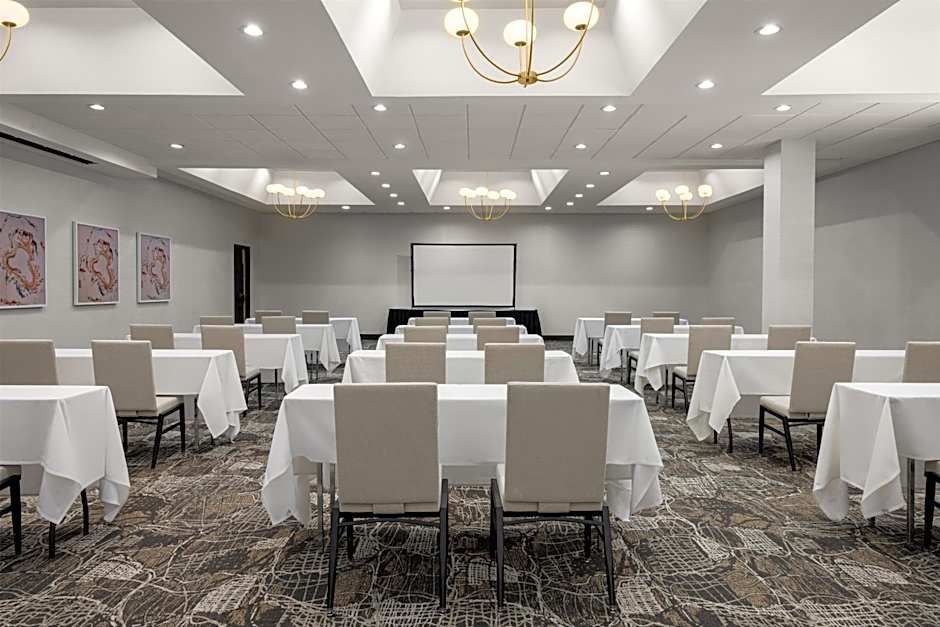Embassy Suites by Hilton Cincinnati Northeast Blue Ash