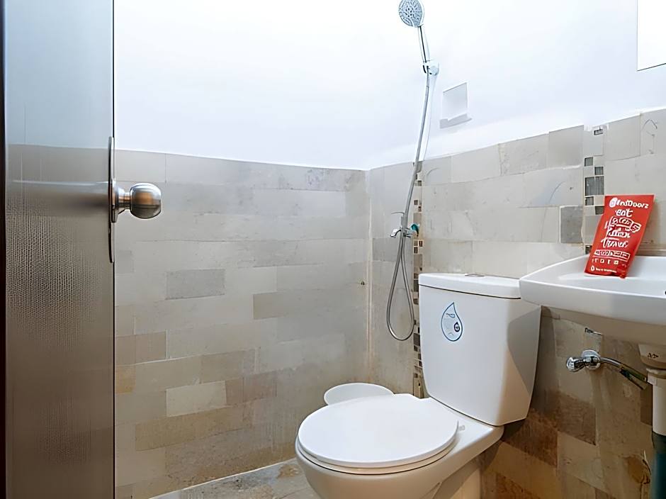 RedDoorz near De La Salle Dasmarinas Cavite