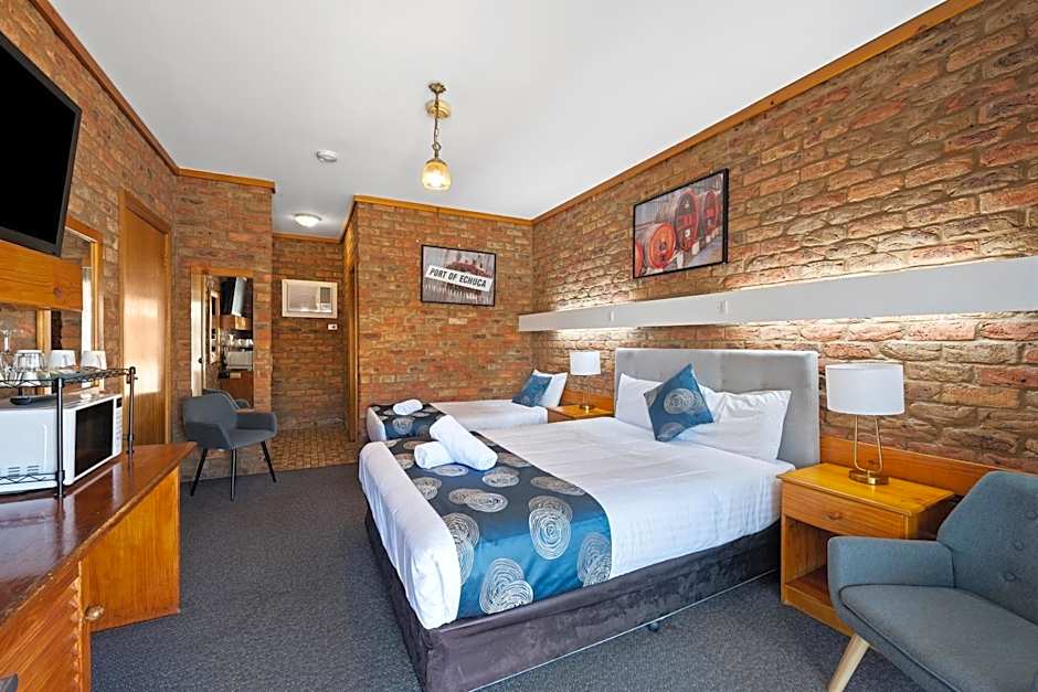 The Settlement Historic Hotel