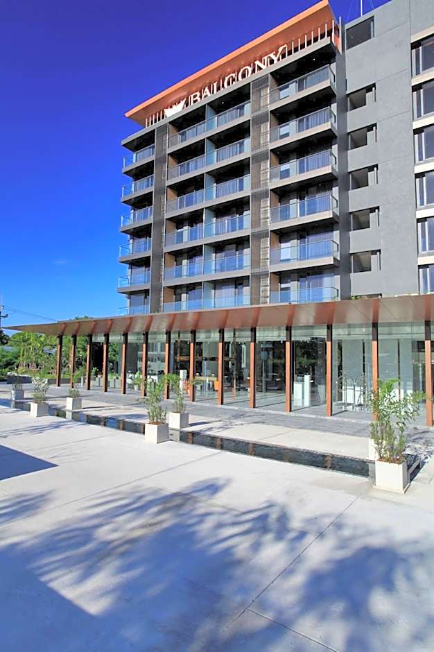 Balcony Seaside Sriracha Hotel & Serviced Apartments