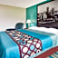 Super 8 by Wyndham Pittsburgh PA Airport/University Area