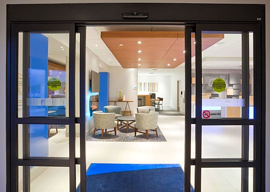 Holiday Inn Express Roseville-St. Paul By IHG