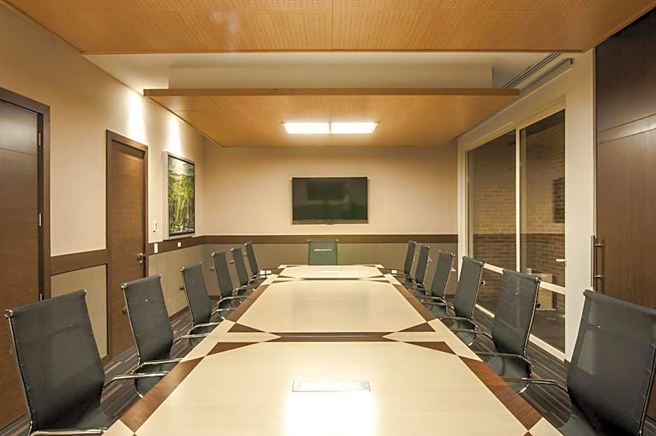 Square Small Luxury Hotel