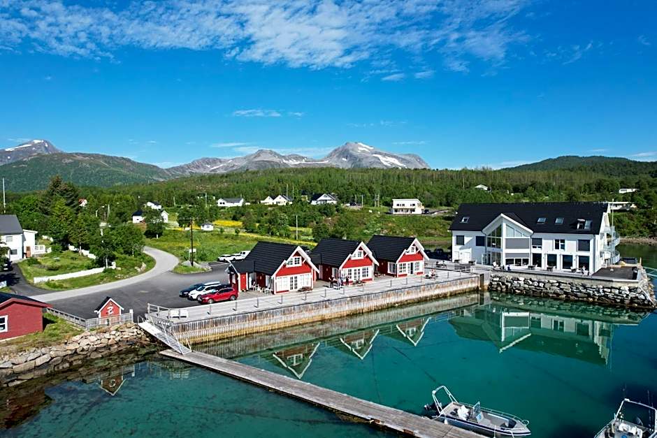 Senja Fjordhotell and Apartments