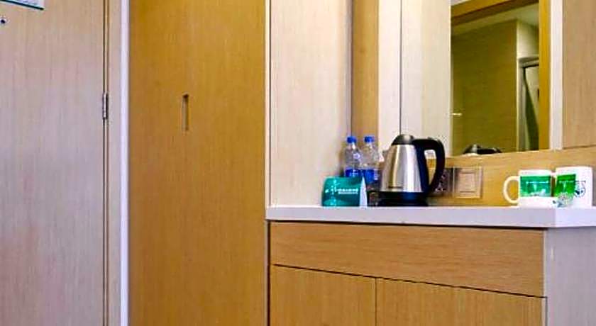 GreenTree Inn Nantong Zhangzhishan Town Deli Plaza Express Hotel