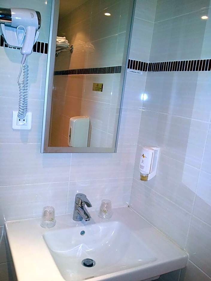 Cit'Hotel Du Port Rhu