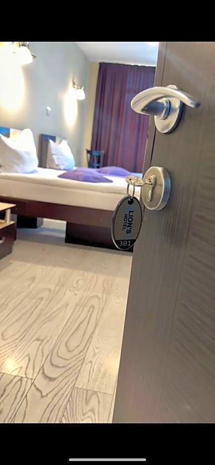 Lion's Hotel