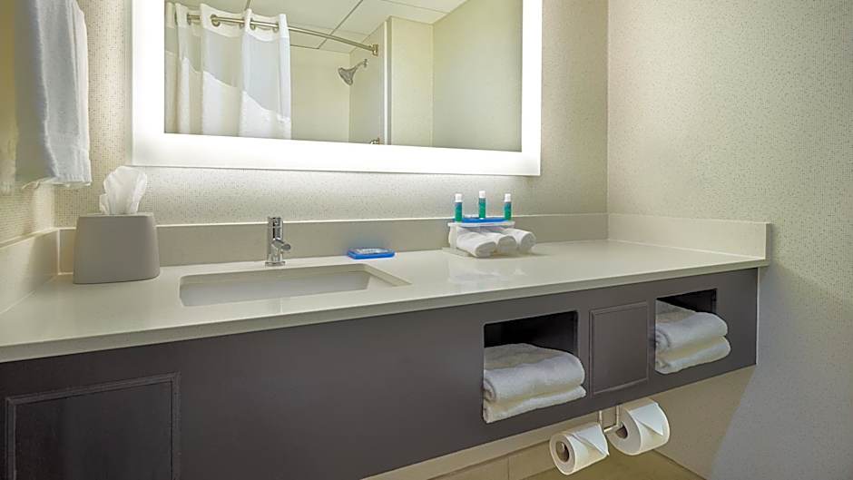 Holiday Inn Express & Suites Asheville SW - Outlet Ctr Area By IHG