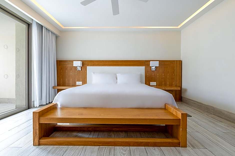 Izla Beach Front Hotel