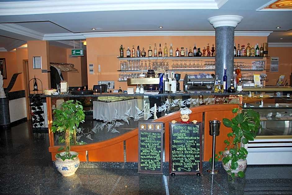 Hotel & Restaurant Garda