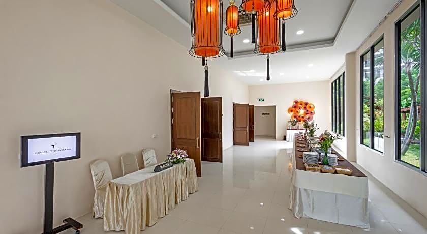 Tropicana Hotel (SHA Extra Plus)