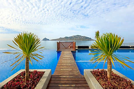 Courtyard by Marriott Mazatlan Beach Resort