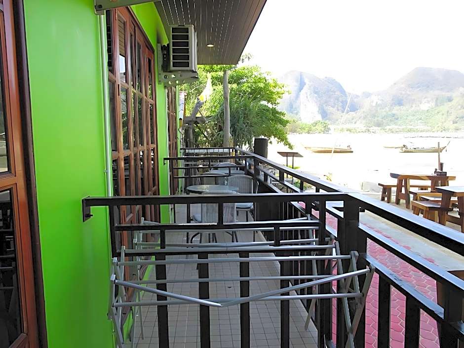 Phi Phi Green House