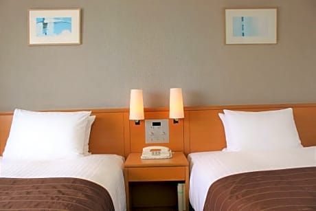 Twin Room - Non-Smoking