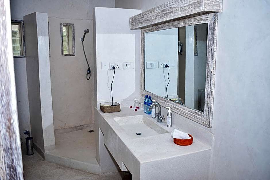 The Villa Luxury Suites Hotel