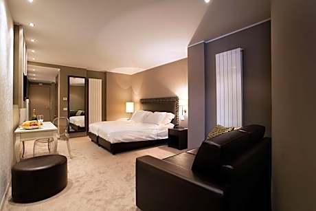 Deluxe Double or Twin Room with Mountain View