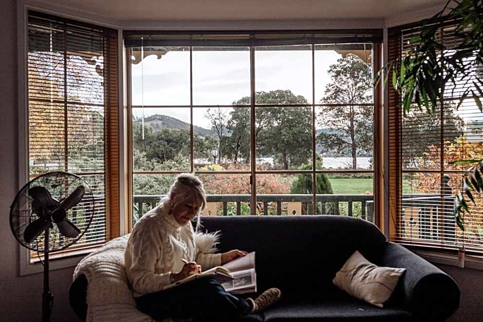 Green Gables B&B Waterfront Apartment or Garden Studio