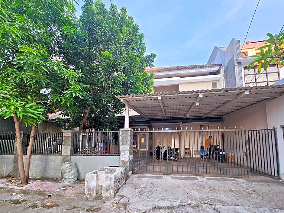 Hasana Guest House Syariah near Royal Plaza RedPartner