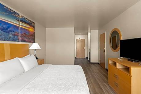 King Room - Disability Access - Non-Smoking