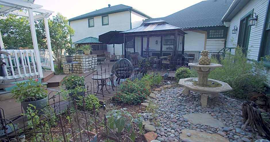 Granbury Gardens Bed and Breakfast