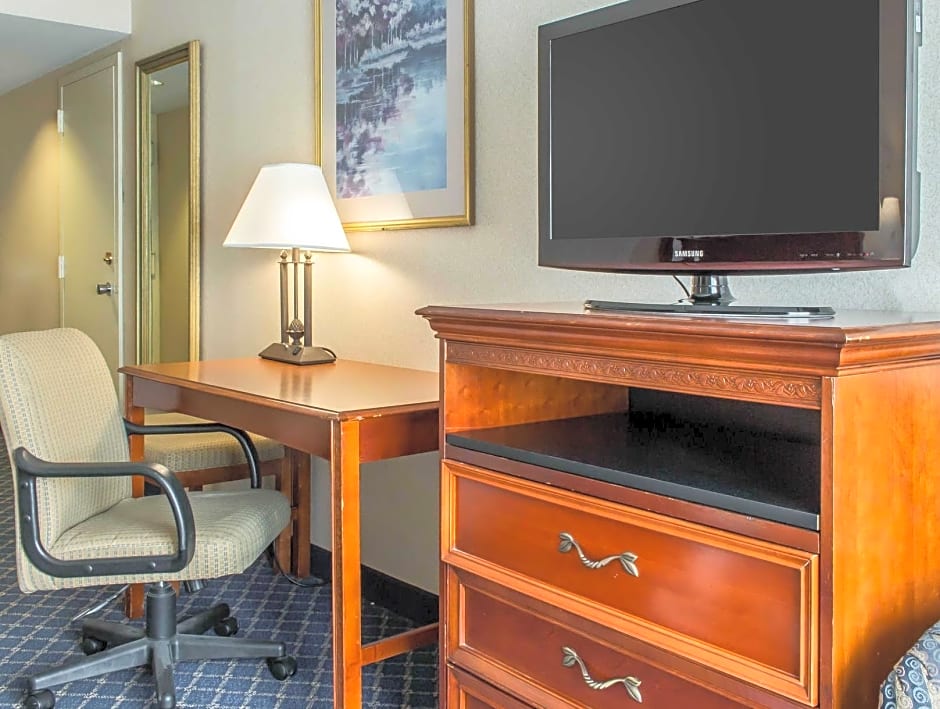 Clarion Hotel & Conference Center