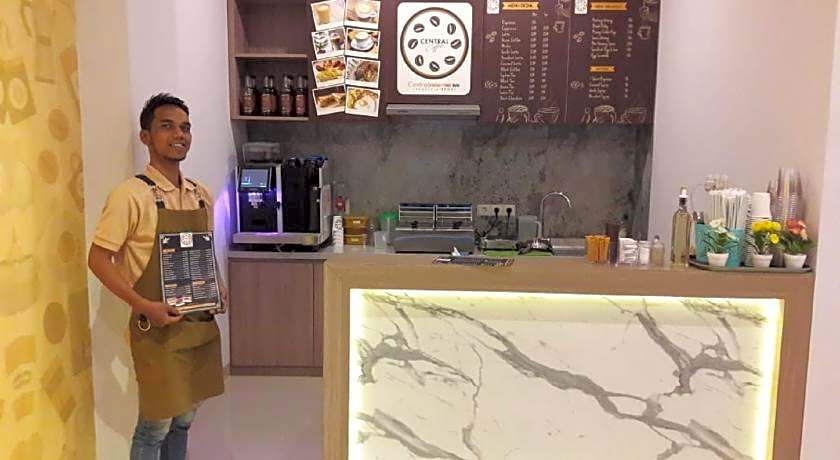 Central Front One Inn Jakarta Airport