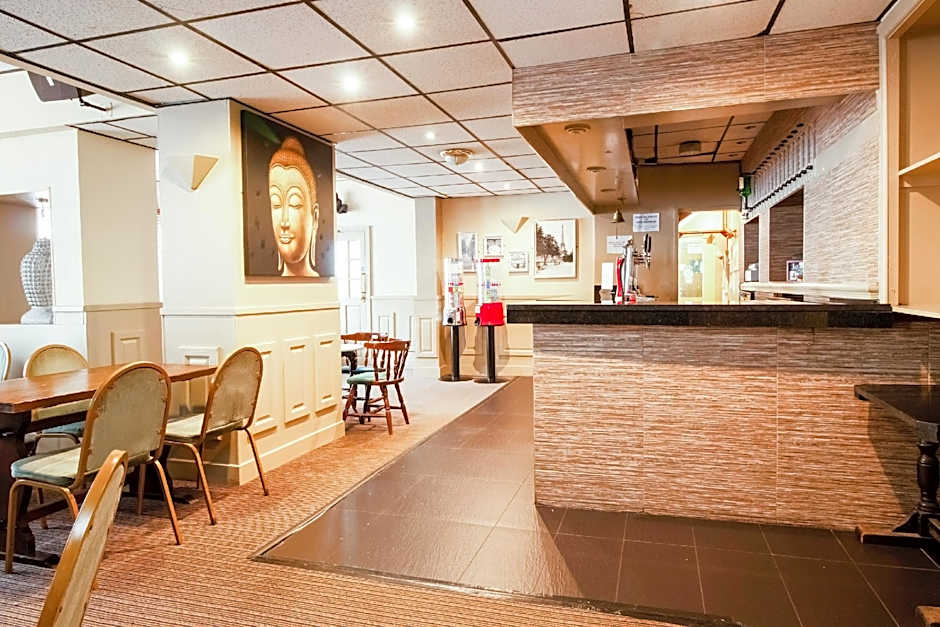 OYO Flagship Cardiff Central