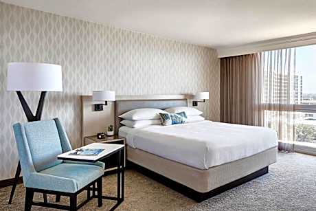 M Club Level, M Club lounge access, Guest room, 1 King