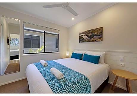 Superior 2 Bedroom Cabin Sleeps 6