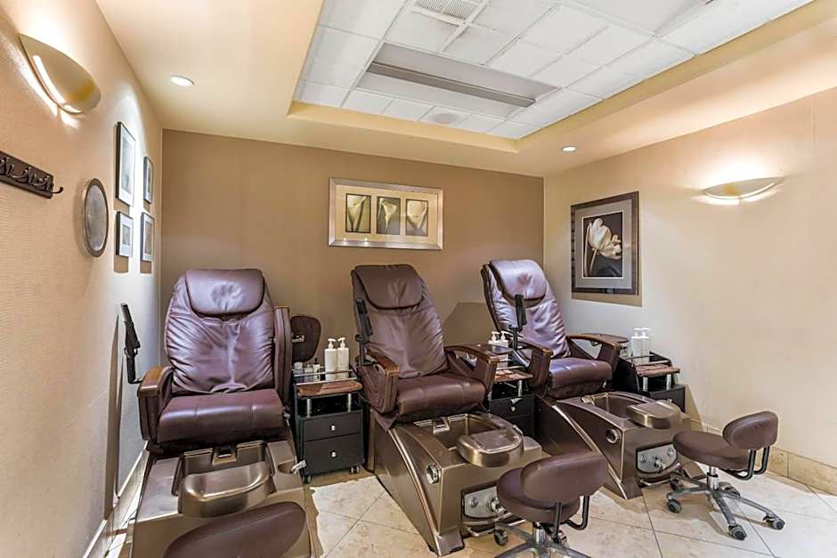 Traditions Hotel & Spa Johnson City - Binghamton, an Ascend Collection Hotel