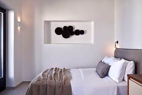 Junior Suite with Infinity Pool and Sea View