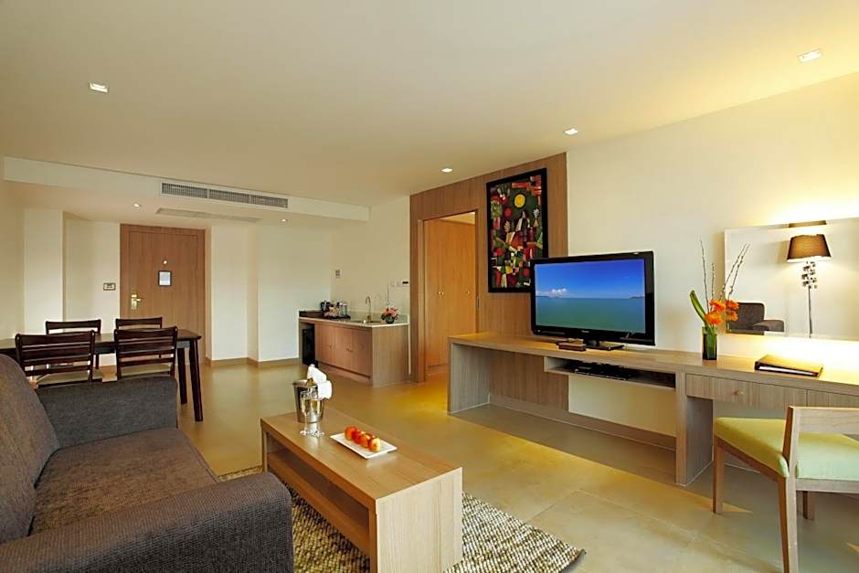 Photo 1 of 10 of 1 Bedroom 1 King Bed with Sofabed Suite