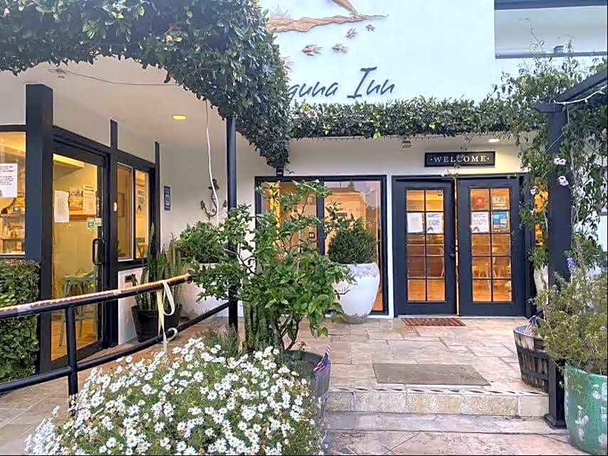 Seaside Laguna Inn & Suites