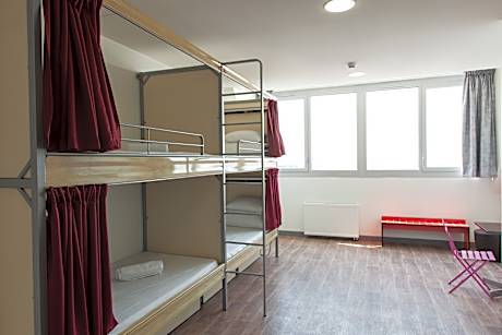 Private 6-Bed Room