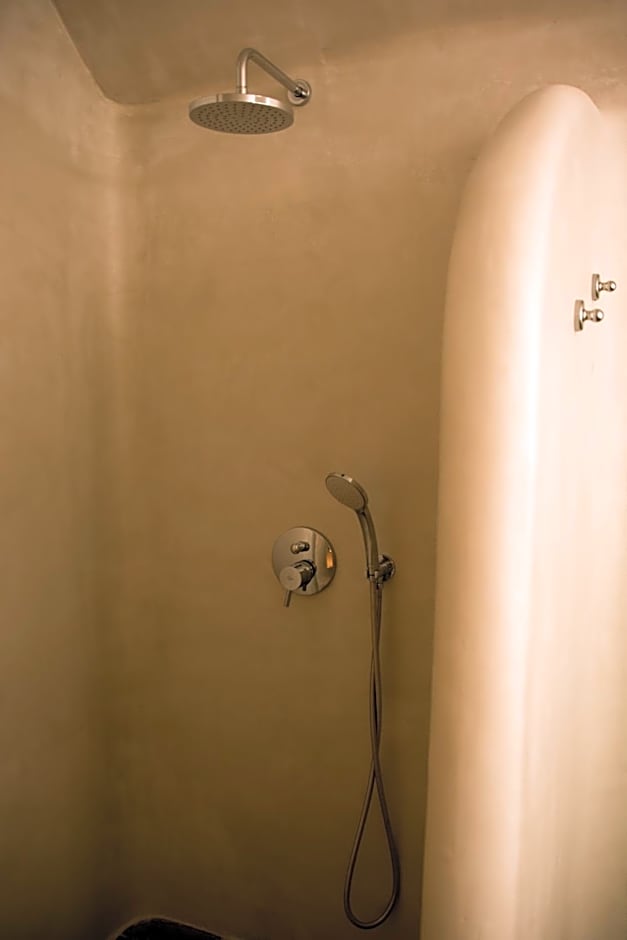 Amphitrite Suites Santorini