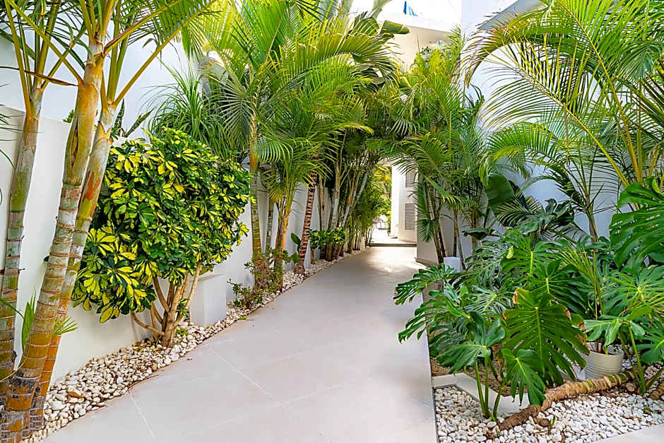 Lani's Suites de Luxe - Adults Only