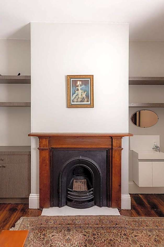 Connage - Historic Battery Point Police Station