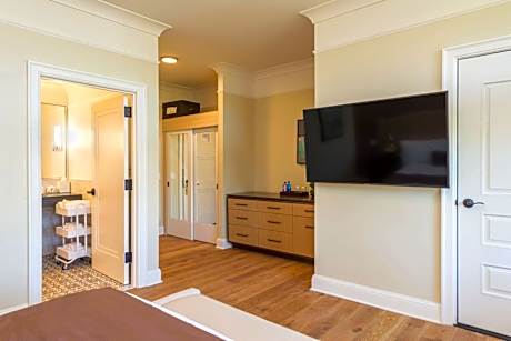 Queen Room - Disability Access