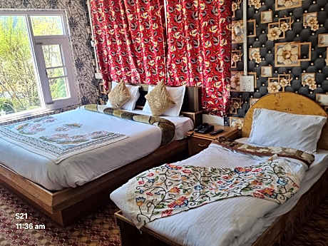 Triple Room with Mountain View