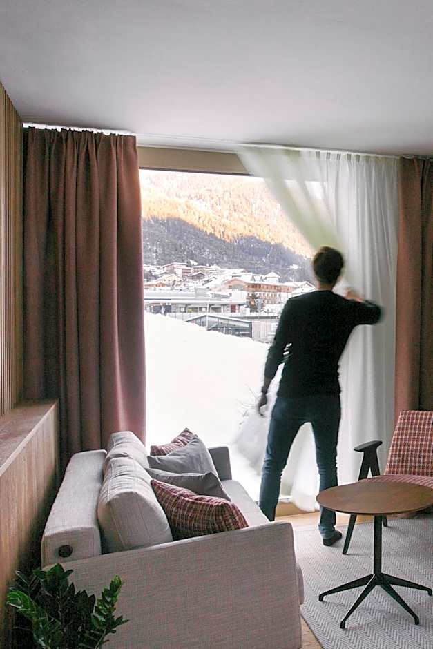 Omaela Apartments