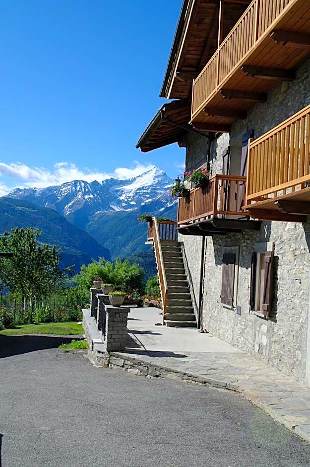 Le Vieux Noyer - Appartamenti al Verde villaggio di Rumiod