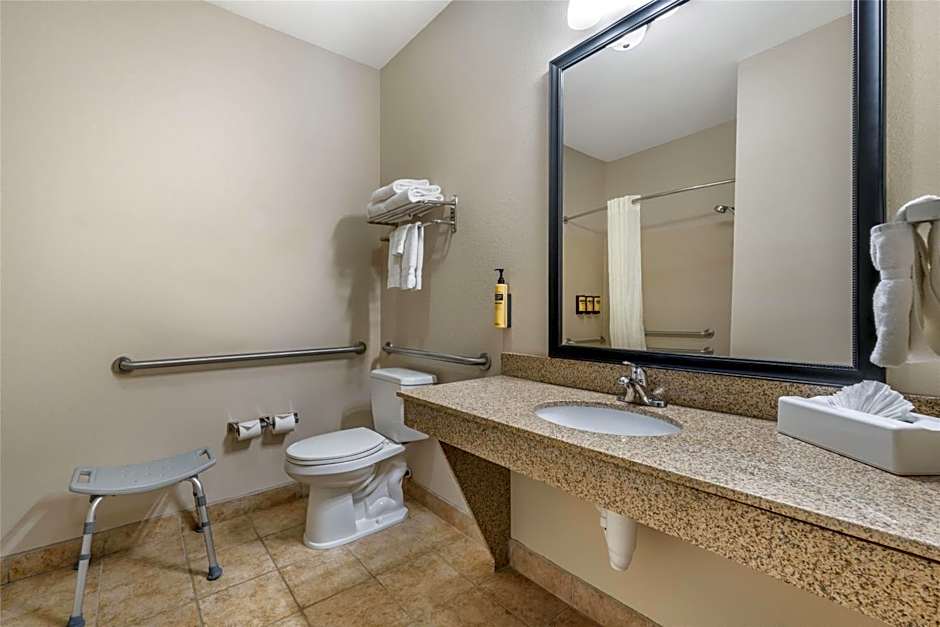 Best Western Plus Eastgate Inn & Suites