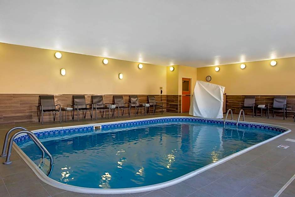 AmericInn by Wyndham St. Cloud MN Shopping Area