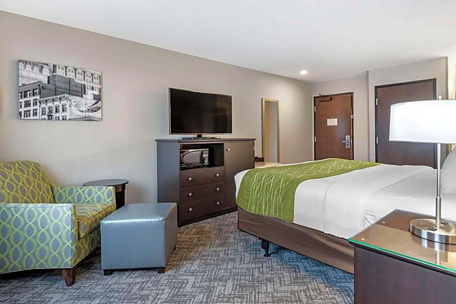Comfort Inn & Suites Tualatin Lake Oswego South