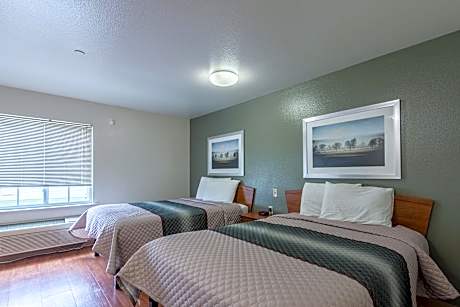Studio Room with Two Double Beds Smoking