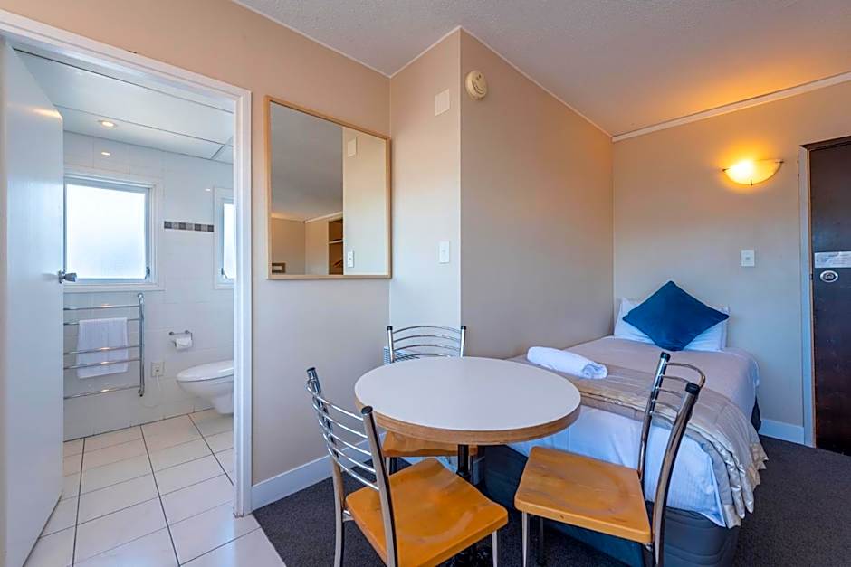 Capital View Motor Inn - Free Parking