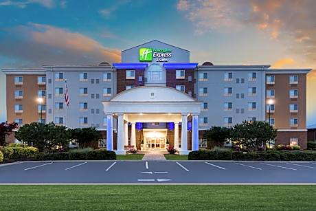 Holiday Inn Express and Suites - Petersburg - Fort Lee by IHG