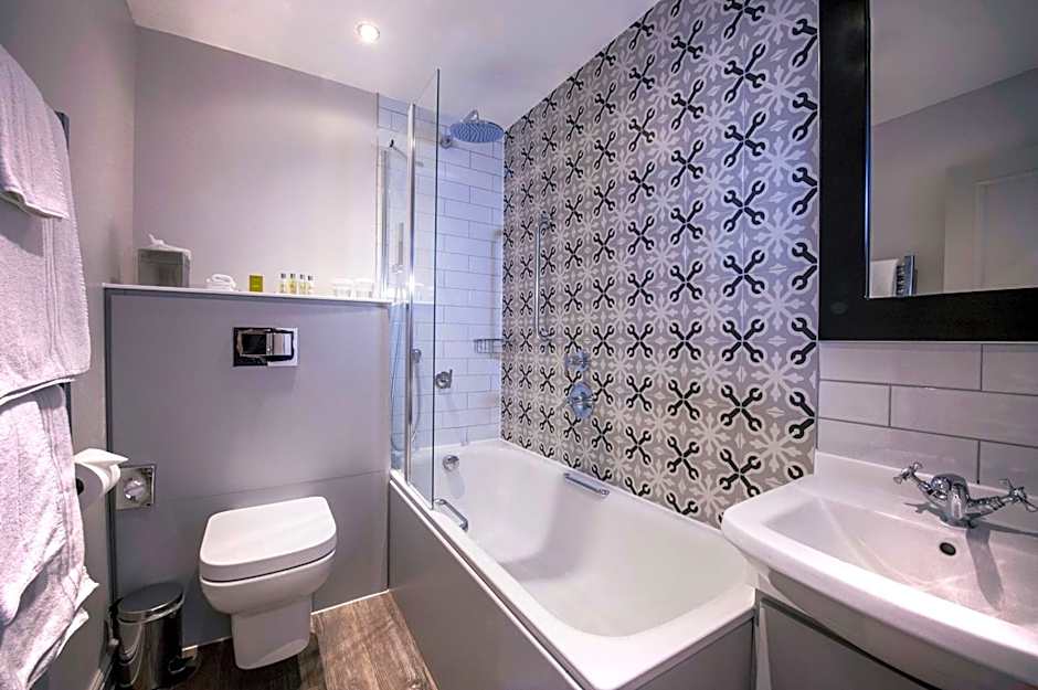 DoubleTree by Hilton Cheltenham